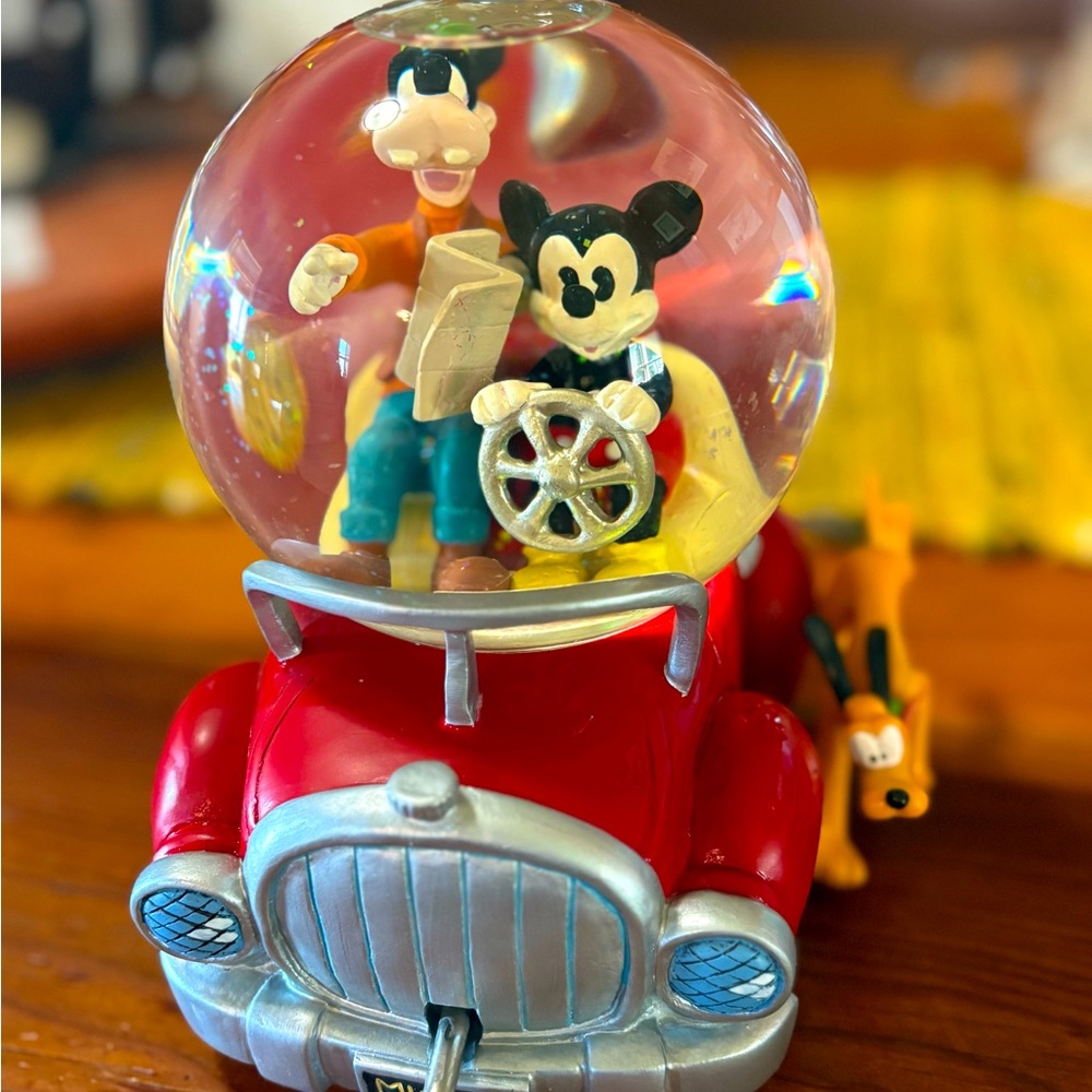Vintage Walt Disney Mickey Mouse car water globe with friends.